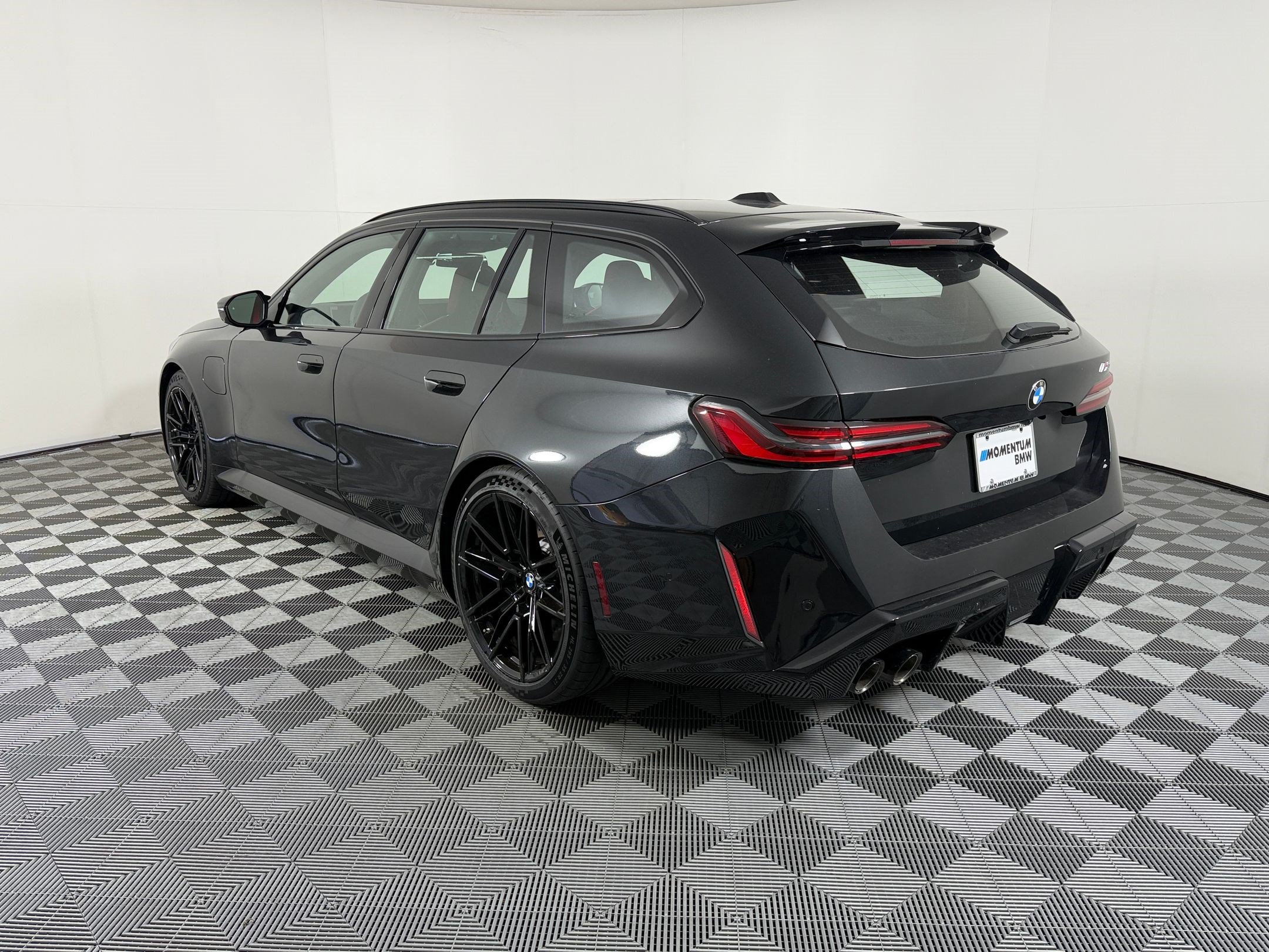 New 2027 BMW M5 Touring AWD/4WD image 3