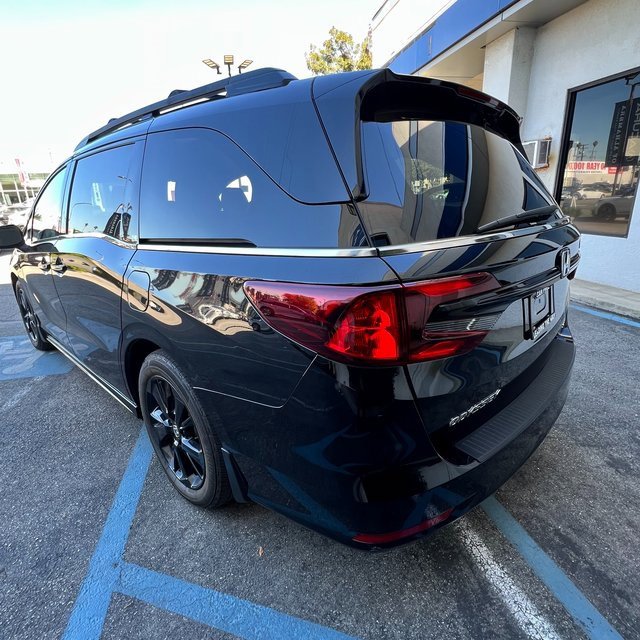Used 2023 Honda Odyssey Sport image 5
