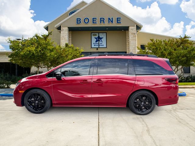 Used 2023 Honda Odyssey Sport image 2