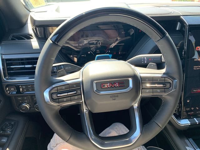 New 2026 GMC Yukon Elevation w/ LPO, Elevation Black Package AWD/4WD image 28
