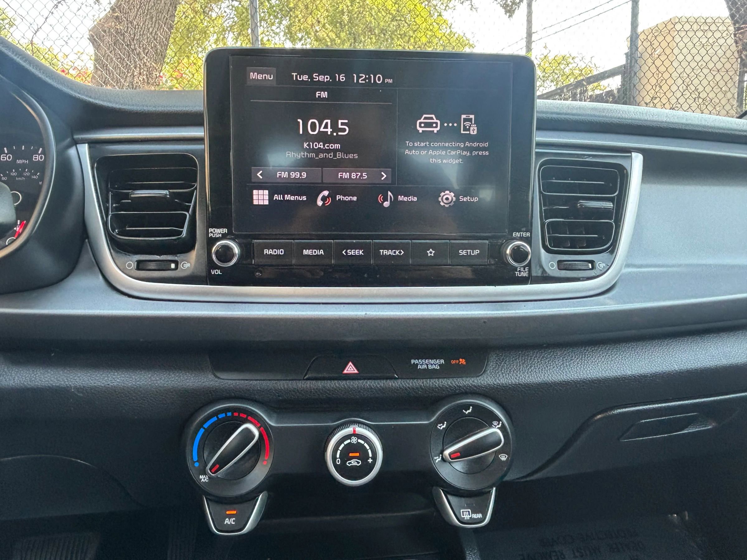 Used 2023 Kia Rio LX image 29