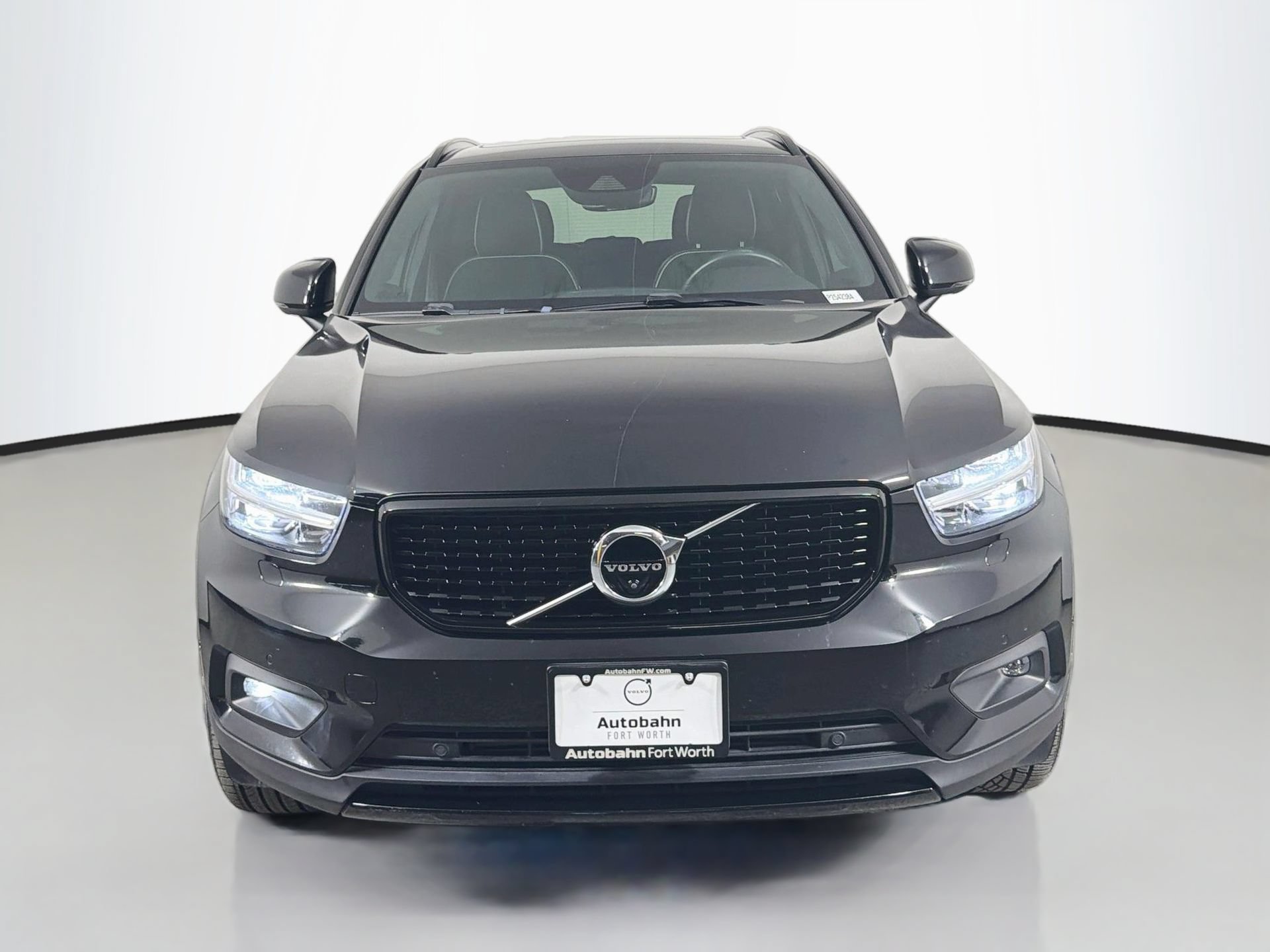 Used 2021 Volvo XC40 T5 R-Design w/ Advanced Package AWD/4WD image 2