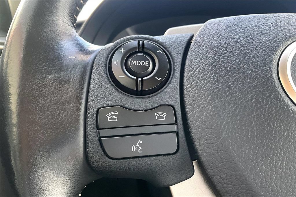 Used 2016 Lexus IS 200t RWD image 12