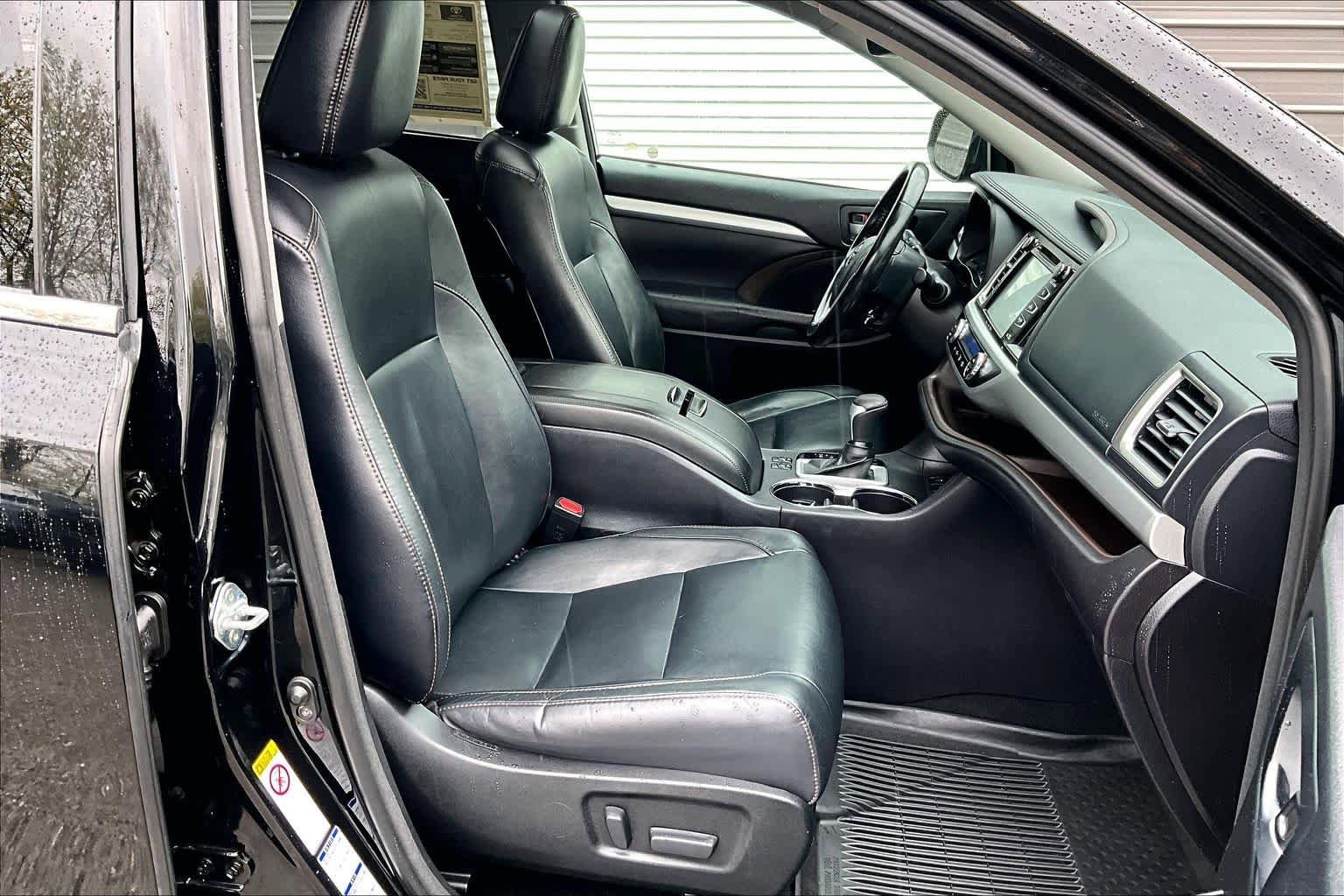 Used 2018 Toyota Highlander XLE AWD/4WD image 8