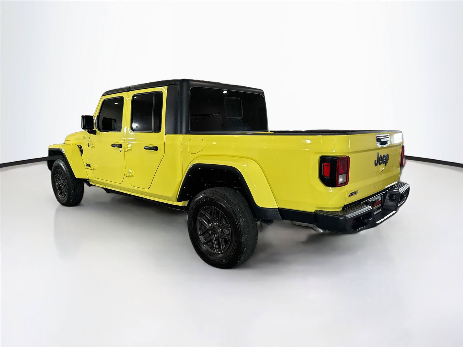 Used 2024 Jeep Gladiator Sport AWD/4WD image 28