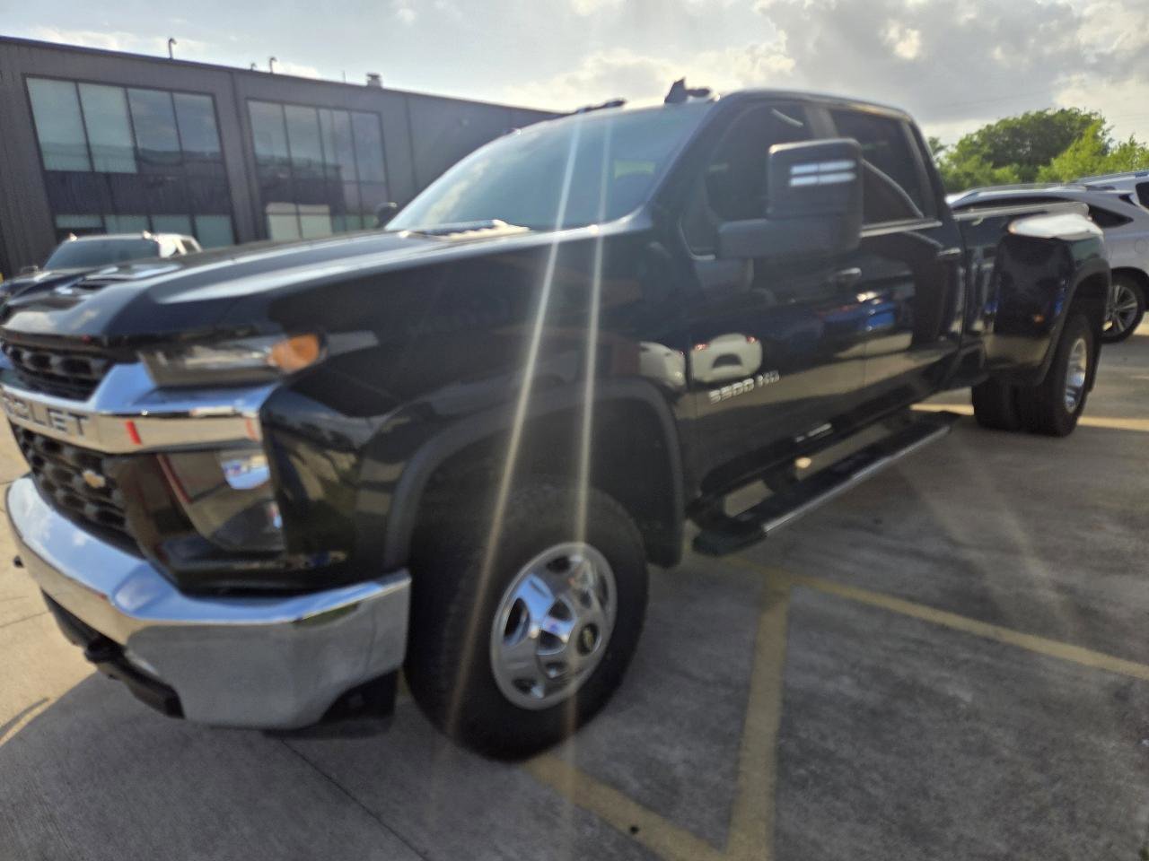 Used 2022 Chevrolet Silverado 3500 LT w/ Convenience Package AWD/4WD image 2