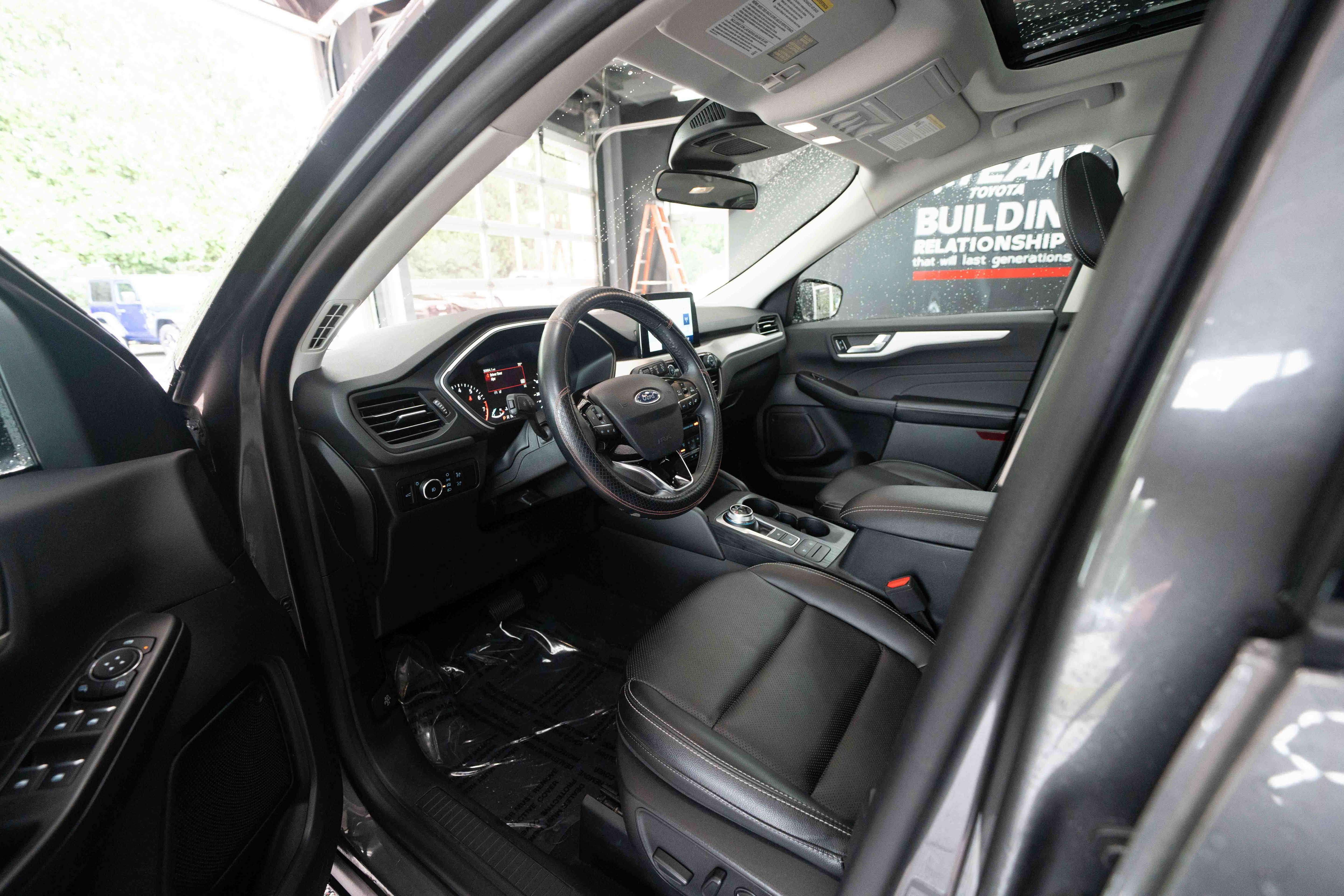 Used 2022 Ford Escape SEL AWD/4WD image 8
