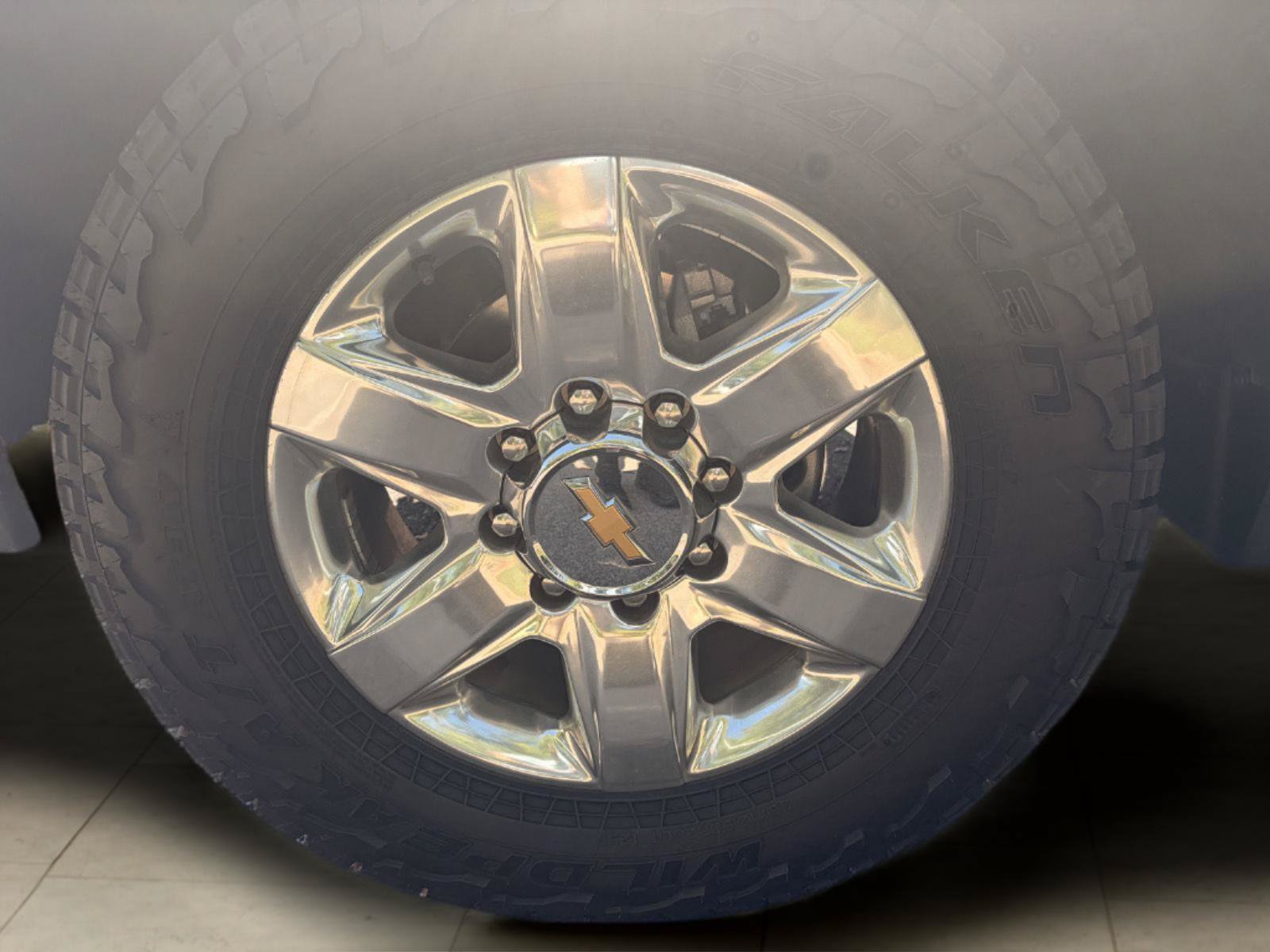 Used 2022 Chevrolet Silverado 2500 LTZ AWD/4WD image 9