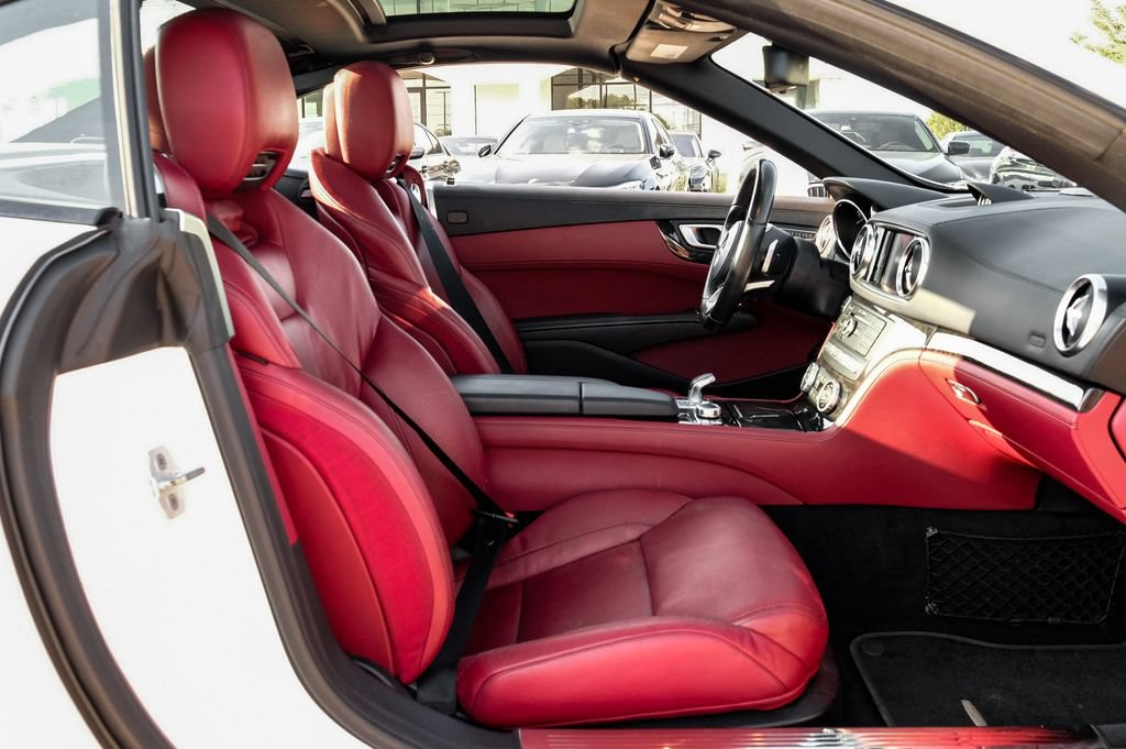 Used 2018 Mercedes-Benz SL 550 image 33
