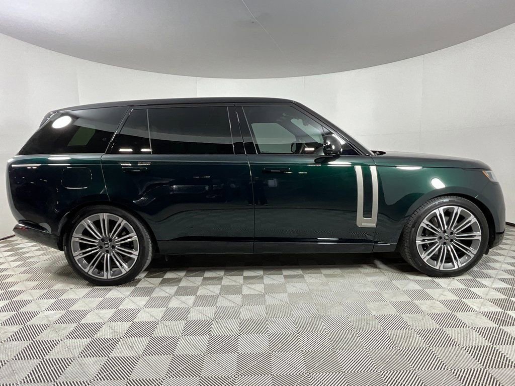 Used 2025 Land Rover Range Rover Long Wheelbase Autobiography image 5