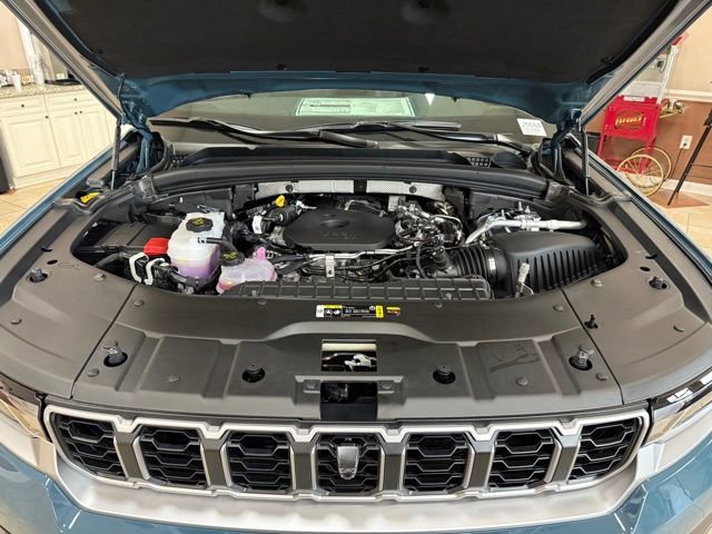 New 2026 Jeep Grand Cherokee L Limited w/ Luxury Tech Group II AWD/4WD image 32