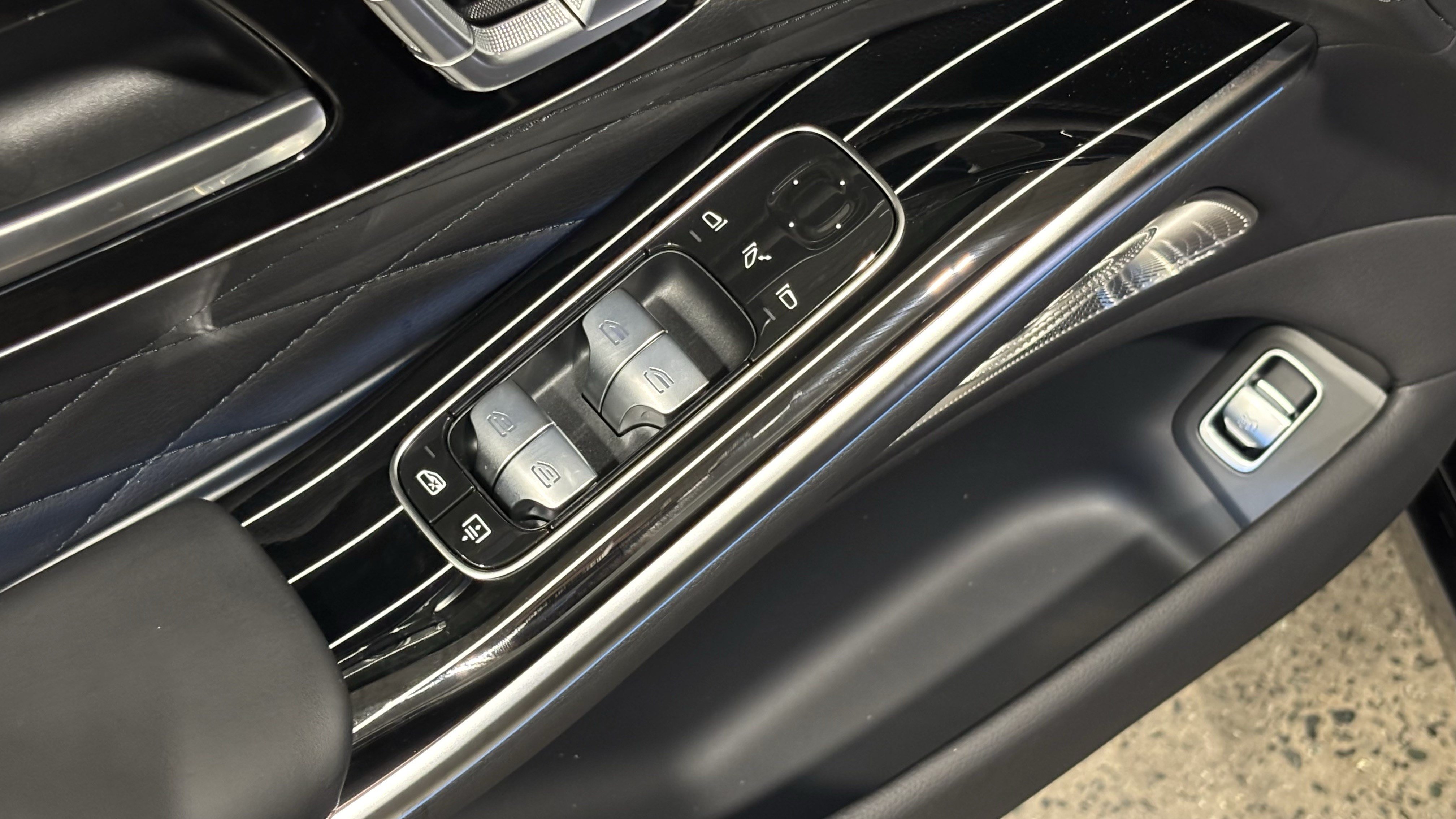 New 2027 Mercedes-Benz S 580 4MATIC Sedan image 13