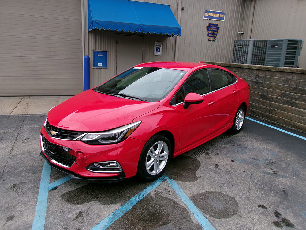 Used 2018 Chevrolet Cruze LT w/ Convenience Package image 1