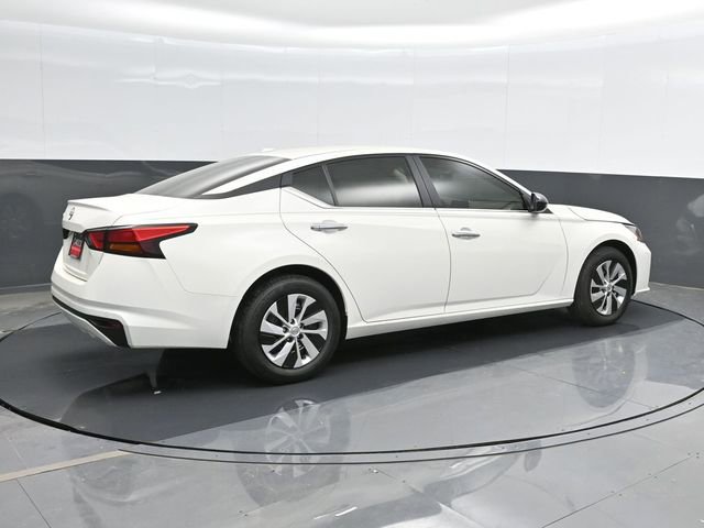 Used 2025 Nissan Altima 2.5 S FWD image 3
