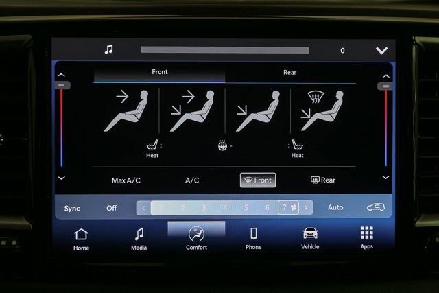 Used 2024 Chrysler Pacifica Touring-L FWD image 22