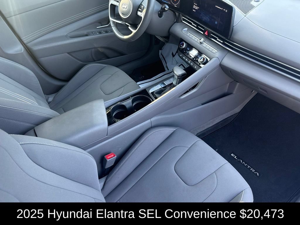 Used 2025 Hyundai Elantra SEL FWD image 16