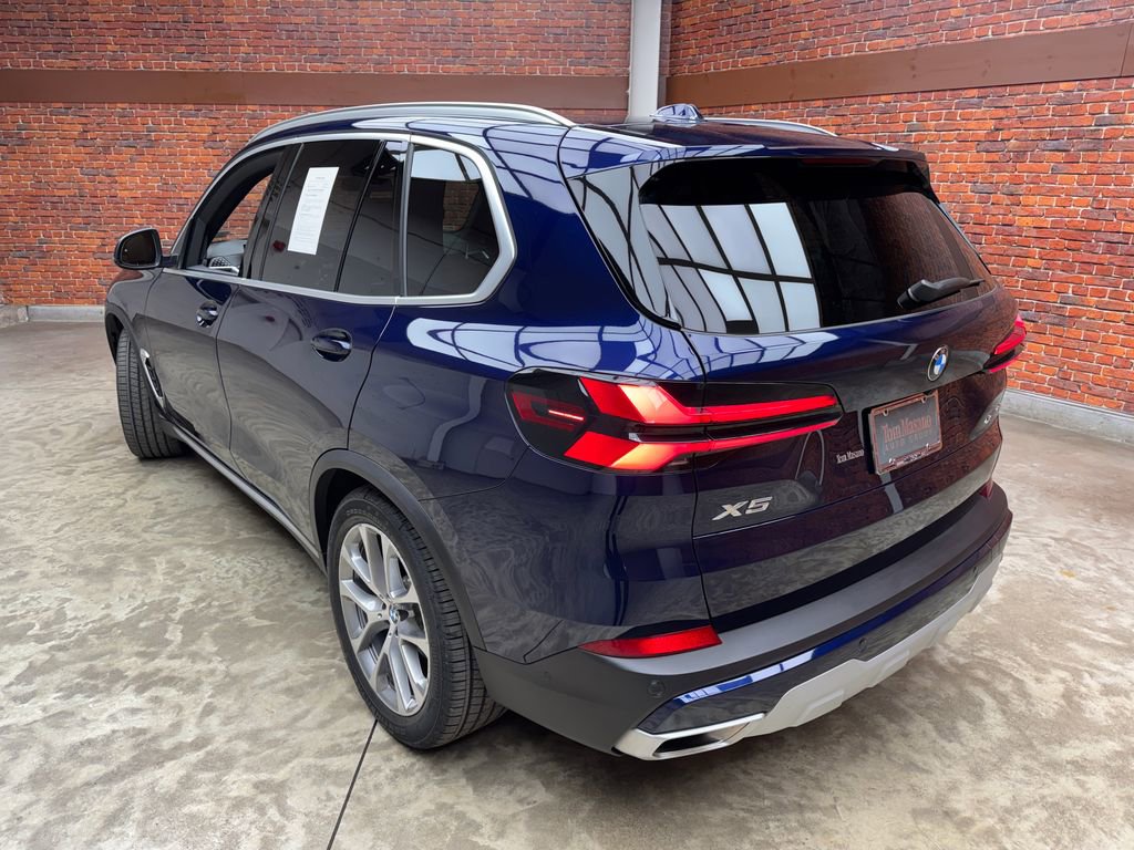 Certified 2025 BMW X5 xDrive40i w/ Executive Package AWD/4WD image 2