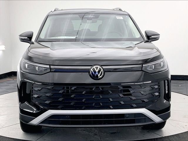 New 2026 Volkswagen Tiguan SE image 3