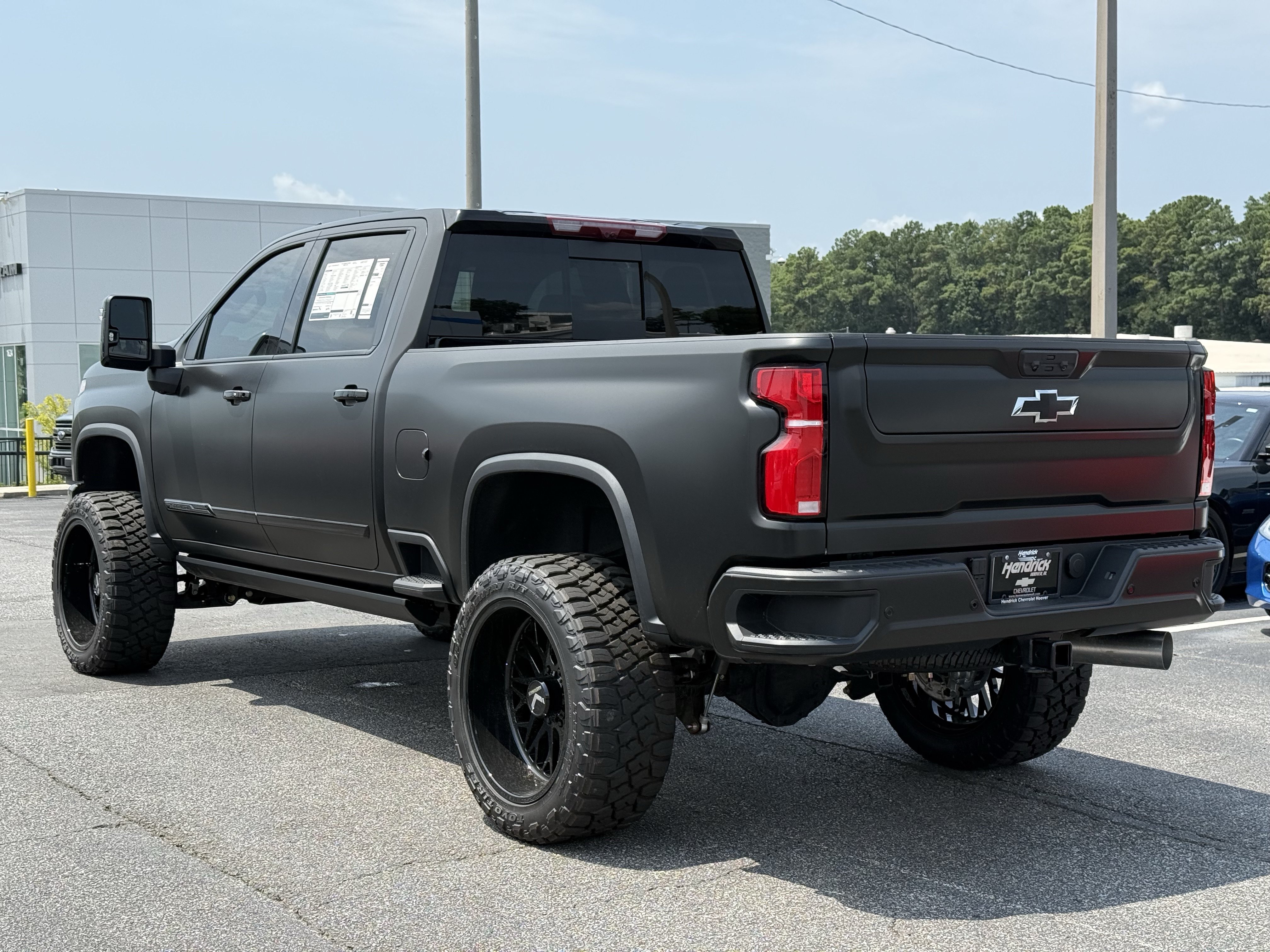 New 2026 Chevrolet Silverado 2500 High Country w/ Midnight Edition AWD/4WD image 8