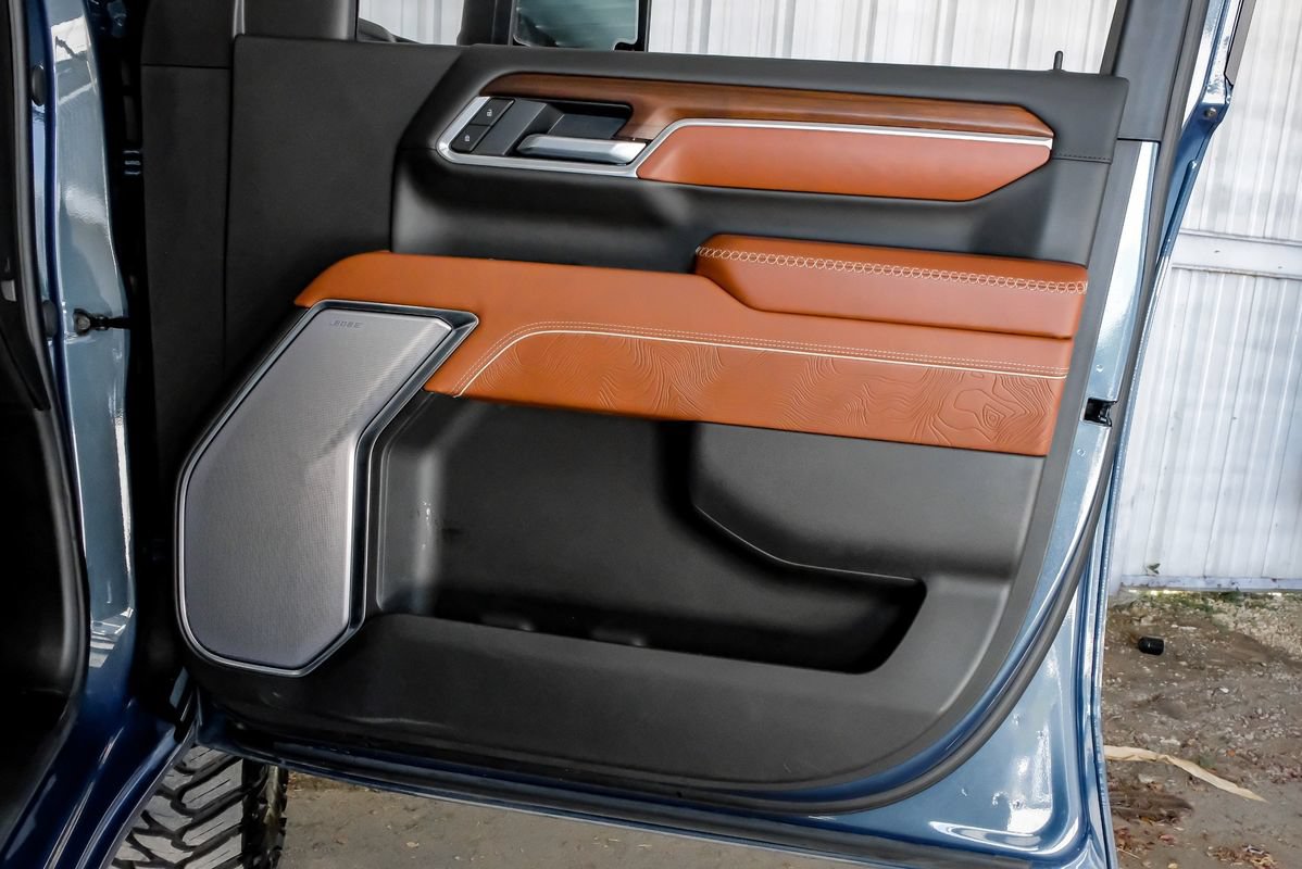 Used 2025 GMC Sierra 2500 Denali Ultimate AWD/4WD image 46