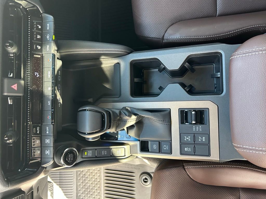 Used 2025 Toyota Land Cruiser image 27