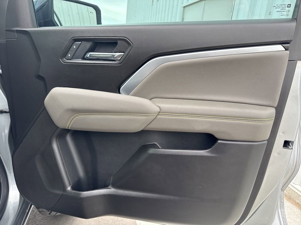 Used 2025 Chevrolet Colorado ZR2 w/ Technology Package image 47