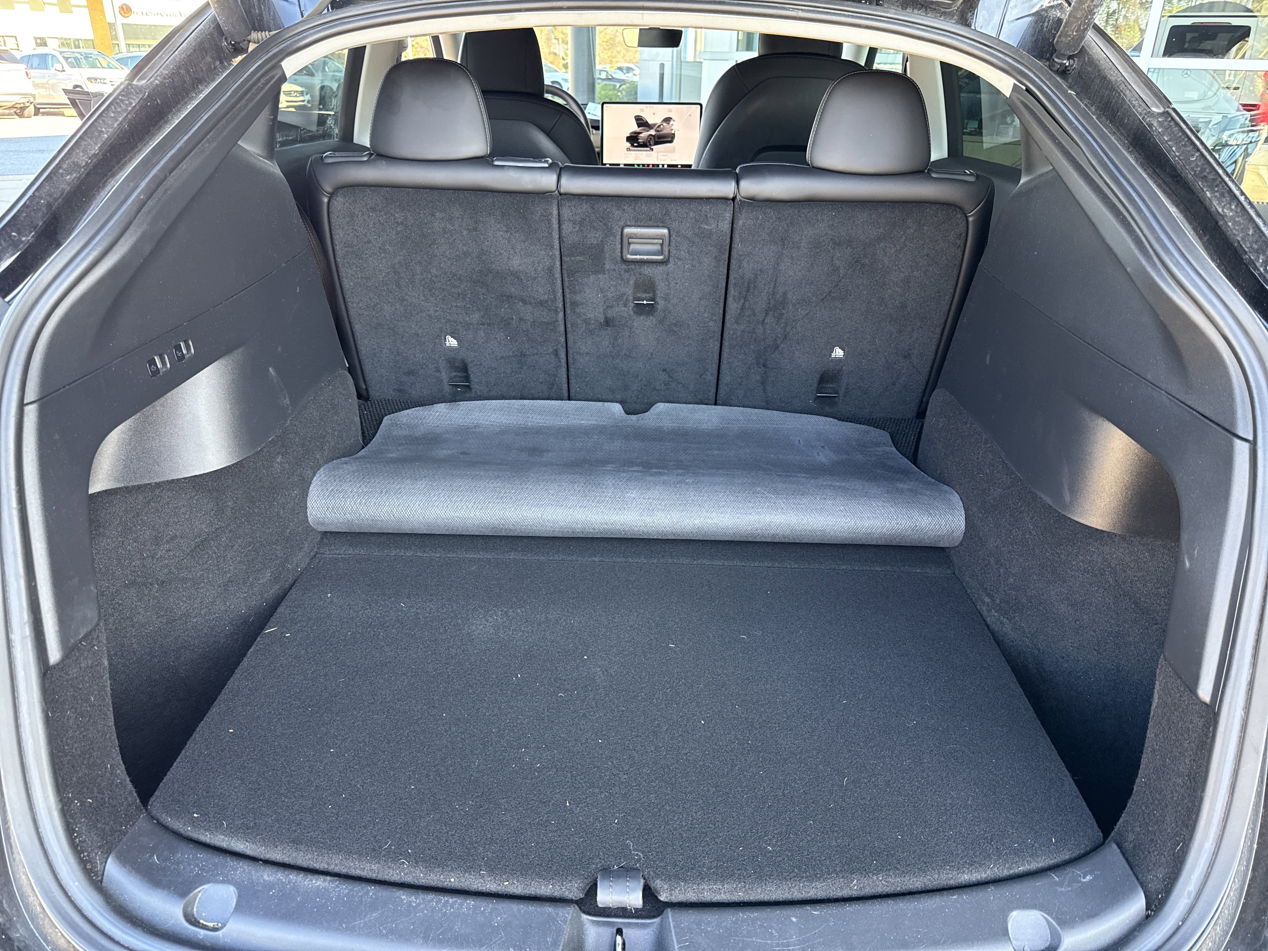 Used 2022 Tesla Model Y Performance image 9