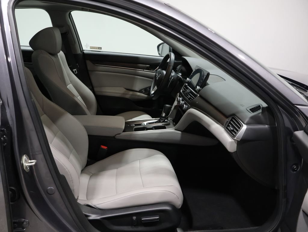 Used 2018 Honda Accord Touring image 23