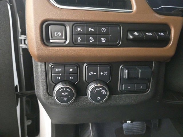 Used 2024 Chevrolet Tahoe High Country image 9