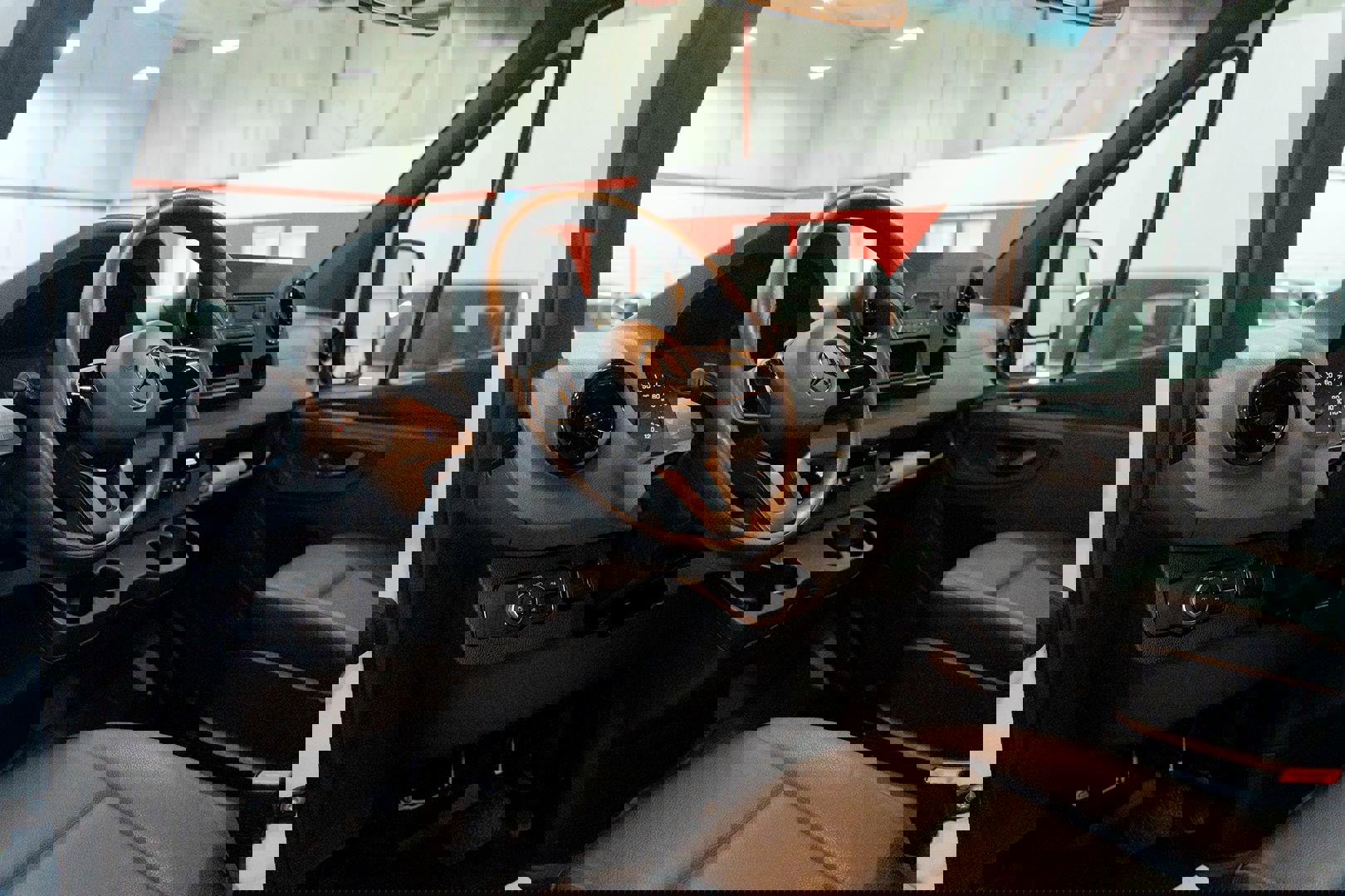 Used 2019 Mercedes-Benz Sprinter 2500 image 17