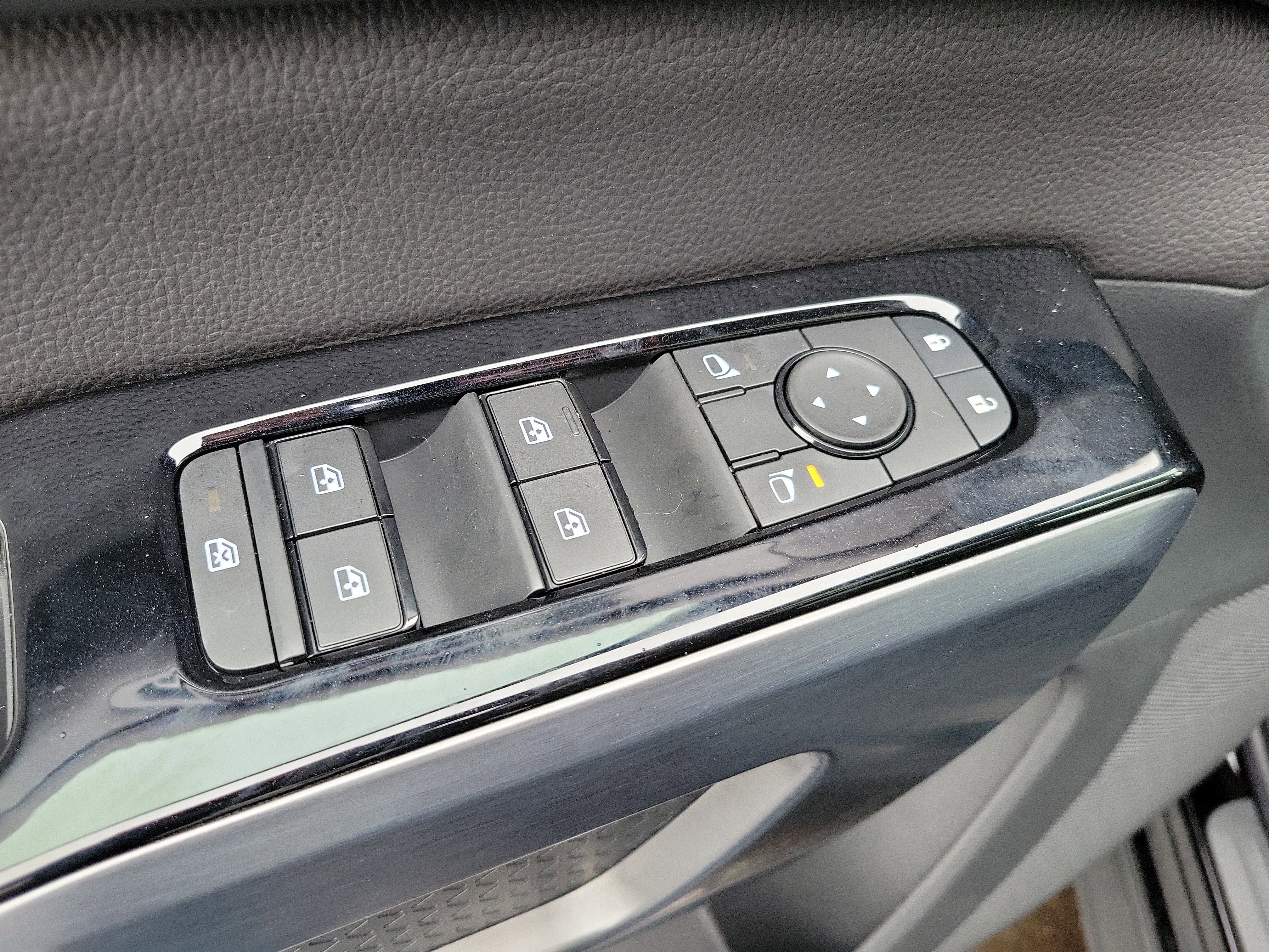 New 2026 Nissan Pathfinder SL w/ SL Premium Package image 10