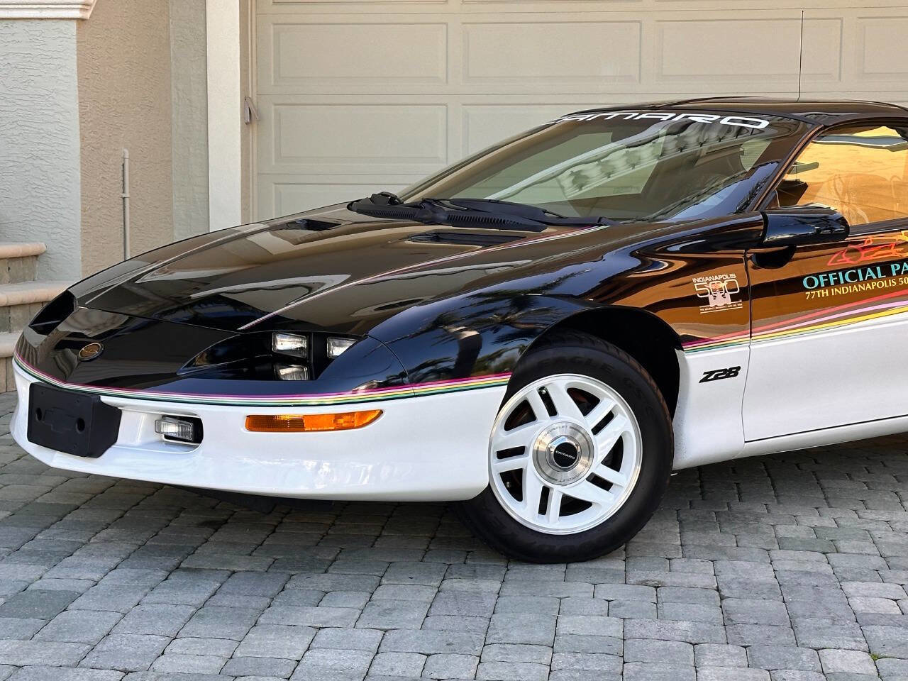 Used 1993 Chevrolet Camaro Z28 RWD image 2
