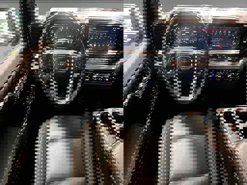 Used 2024 GMC Sierra 1500 SLT image 18