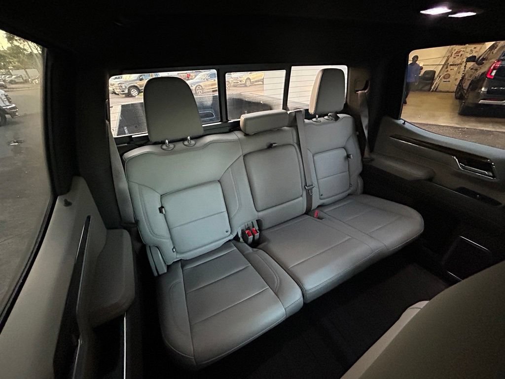 Used 2024 Chevrolet Silverado 1500 RST w/ Convenience Package II RWD image 31