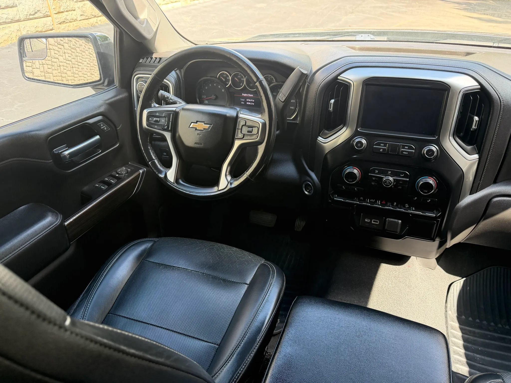 Used 2020 Chevrolet Silverado 1500 LT w/ Texas Edition AWD/4WD image 14