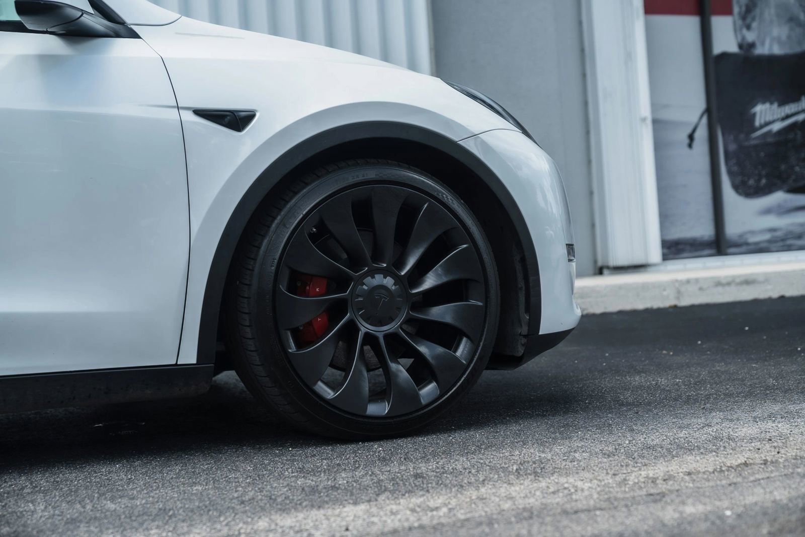 Used 2023 Tesla Model Y Performance AWD/4WD image 6