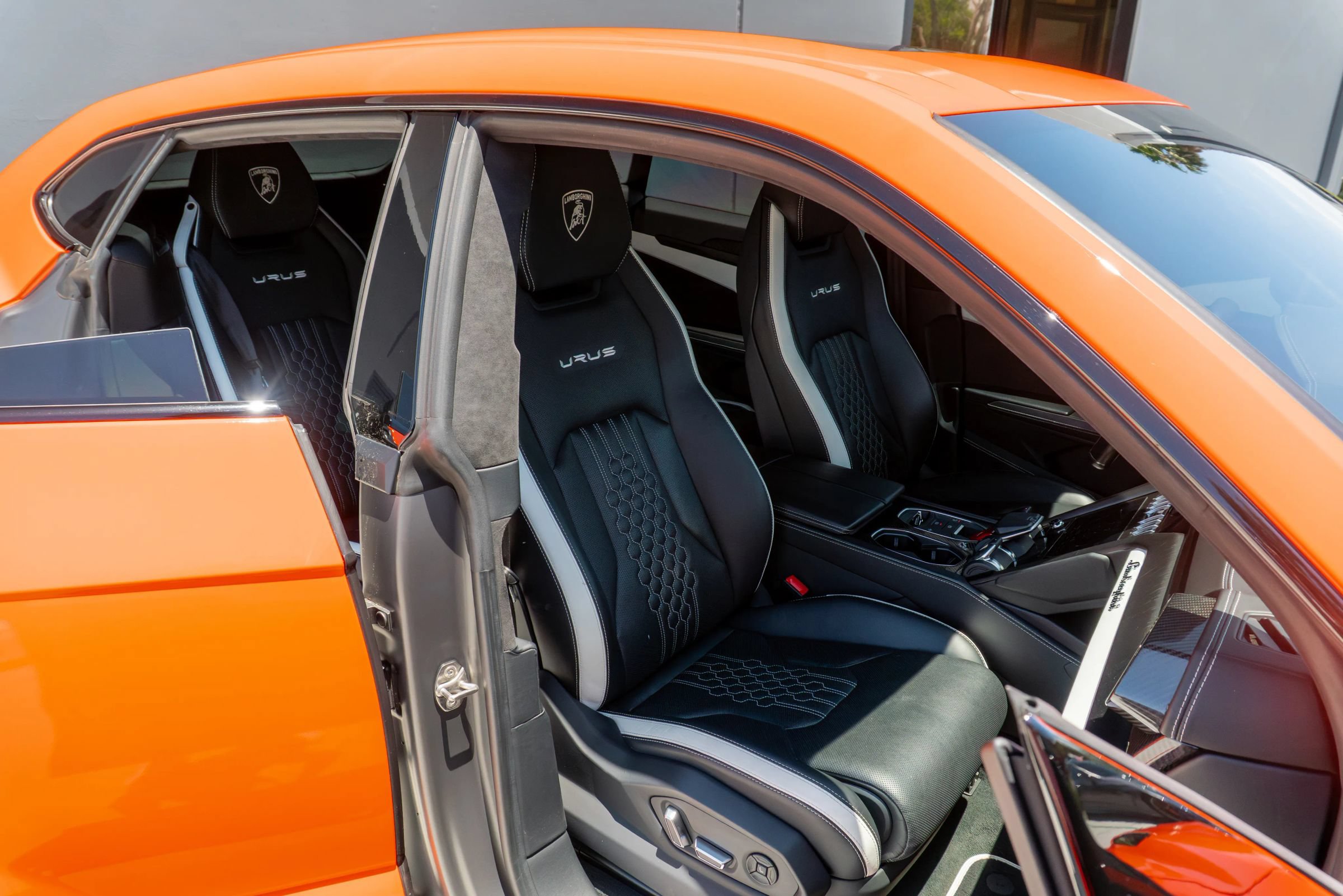 Used 2023 Lamborghini Urus S AWD/4WD image 12