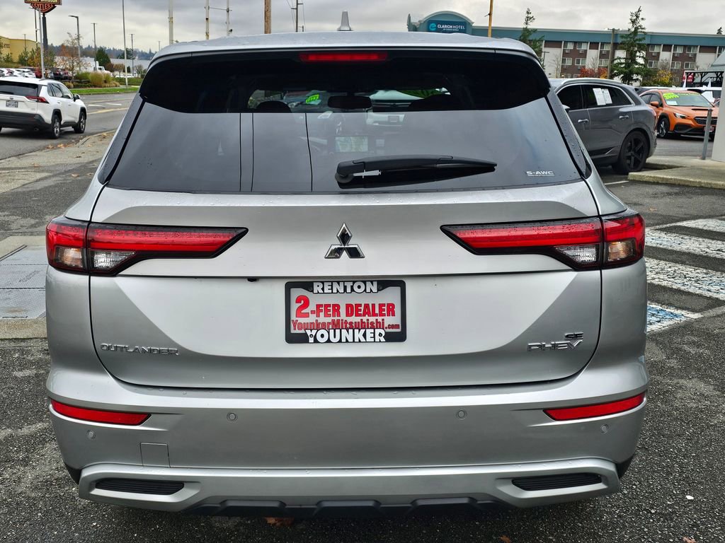 Used 2023 Mitsubishi Outlander SE image 6