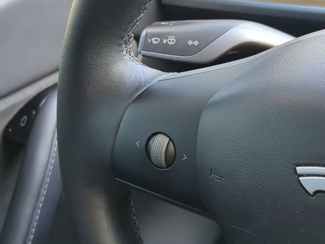 Used 2020 Tesla Model Y Long Range image 29