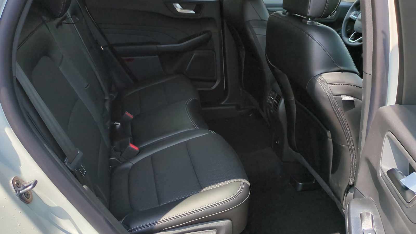 New 2025 Ford Escape SE FWD image 16