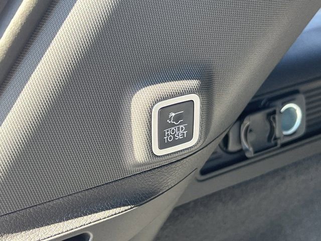 New 2025 Jeep Grand Cherokee Summit image 15