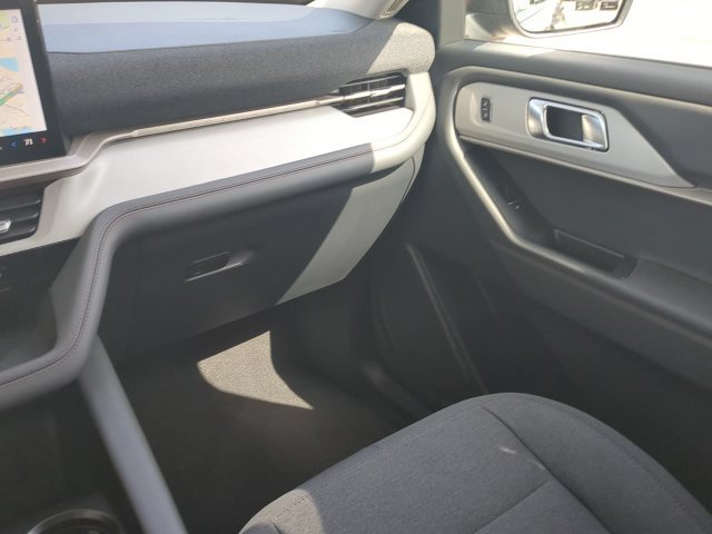 New 2026 Ford Explorer Active RWD image 17