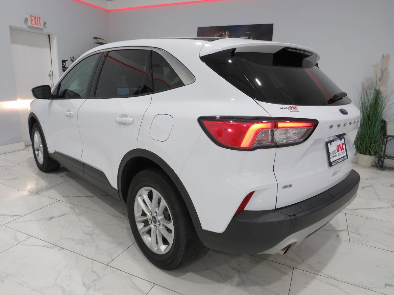 Used 2020 Ford Escape SE image 6