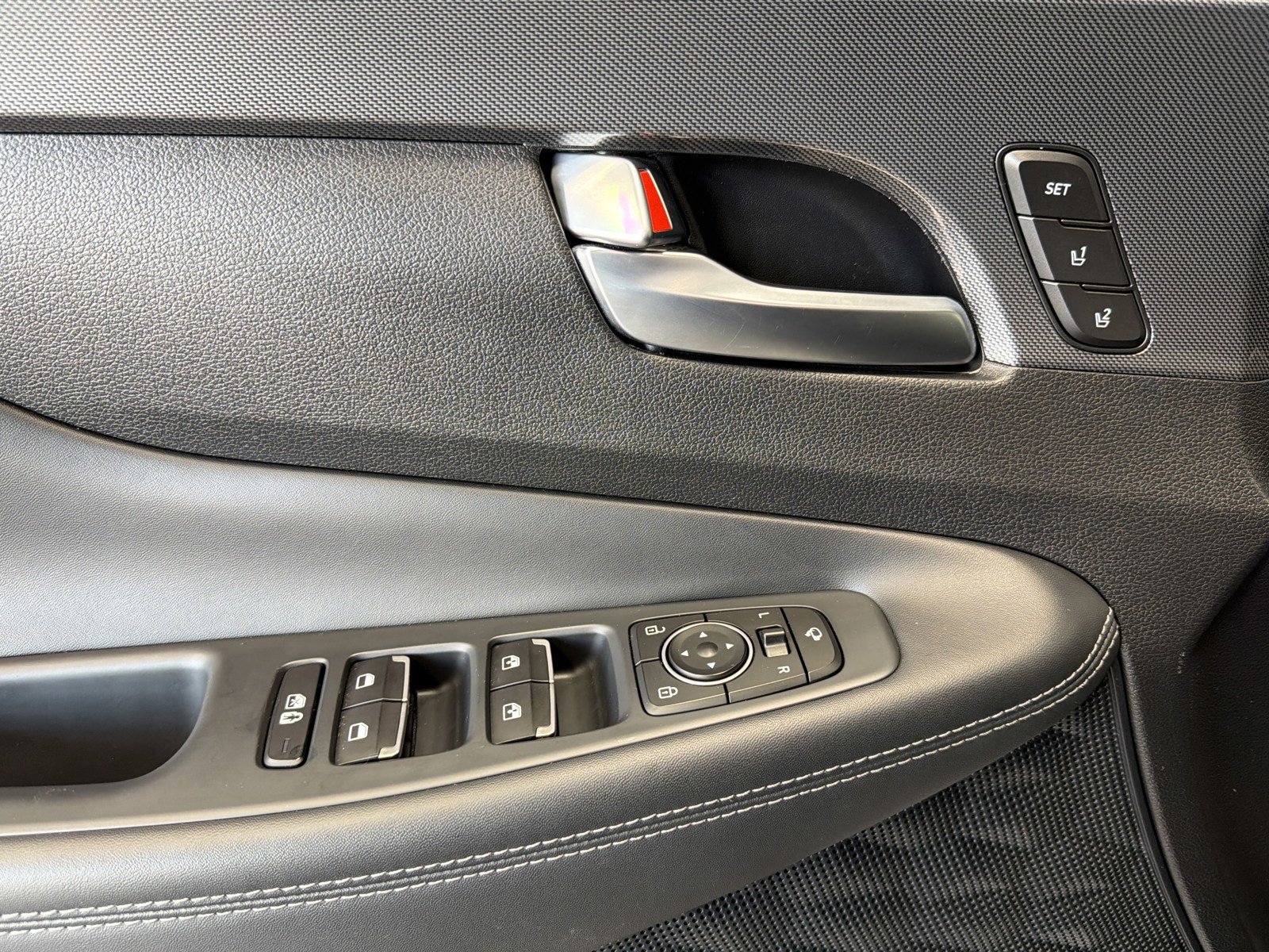 Used 2022 Hyundai Santa Fe Limited w/ Cargo Package image 19