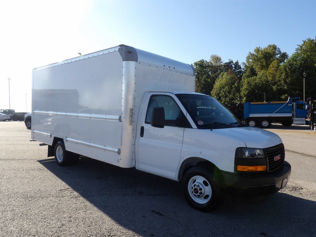 Used 2022 GMC Savana 3500 Extended w/ Power Convenience Package RWD image 10
