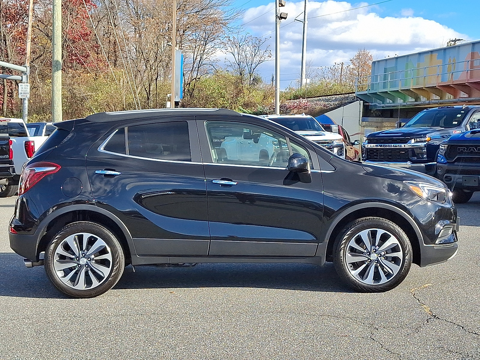 Certified 2022 Buick Encore Preferred image 7