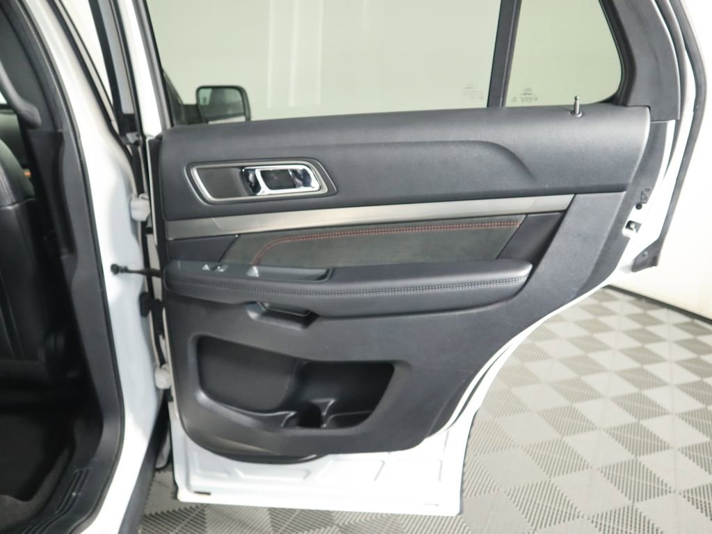 Used 2019 Ford Explorer XLT w/ Equipment Group 202A image 27