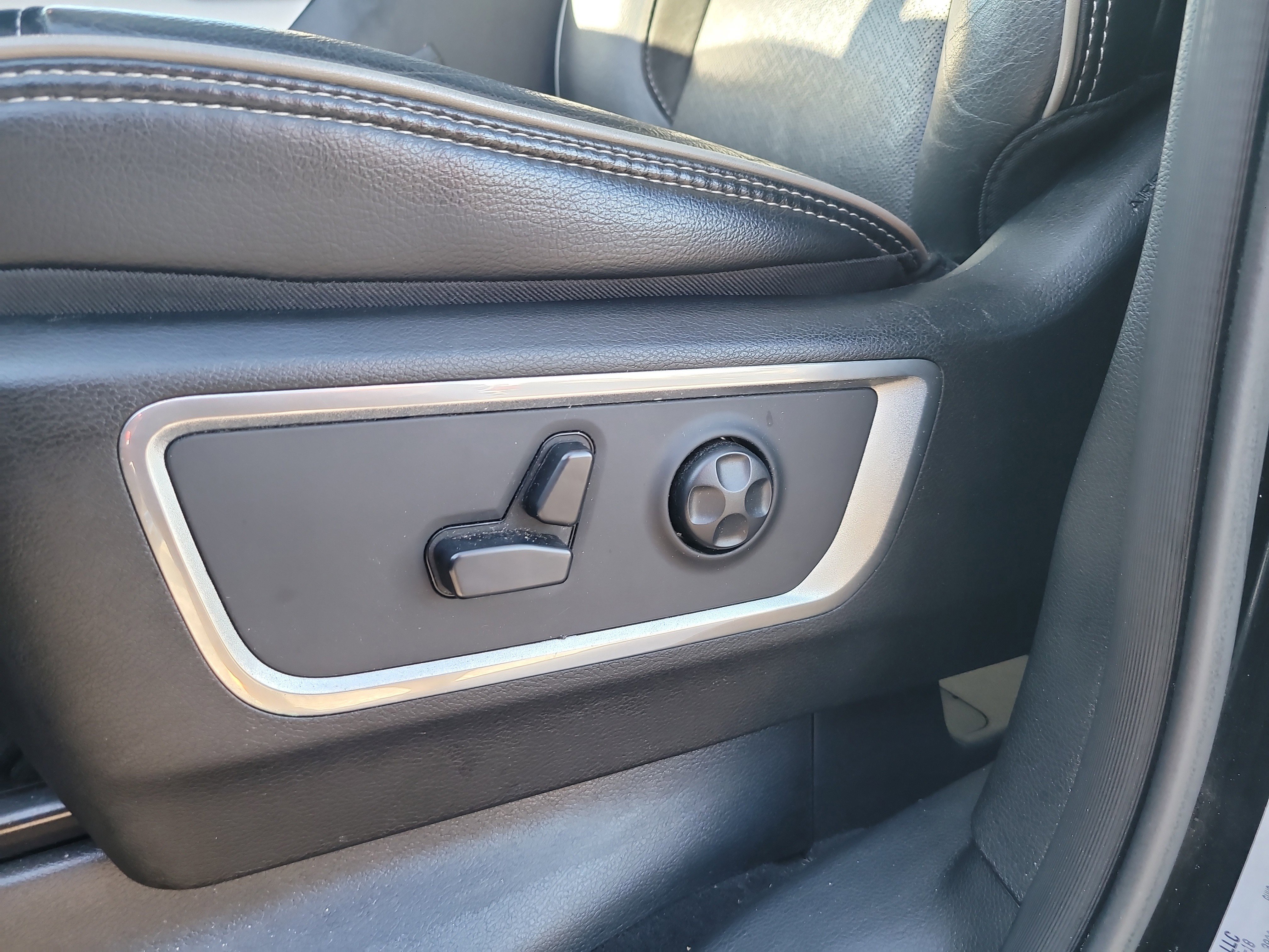Used 2019 RAM 1500 Laramie image 19