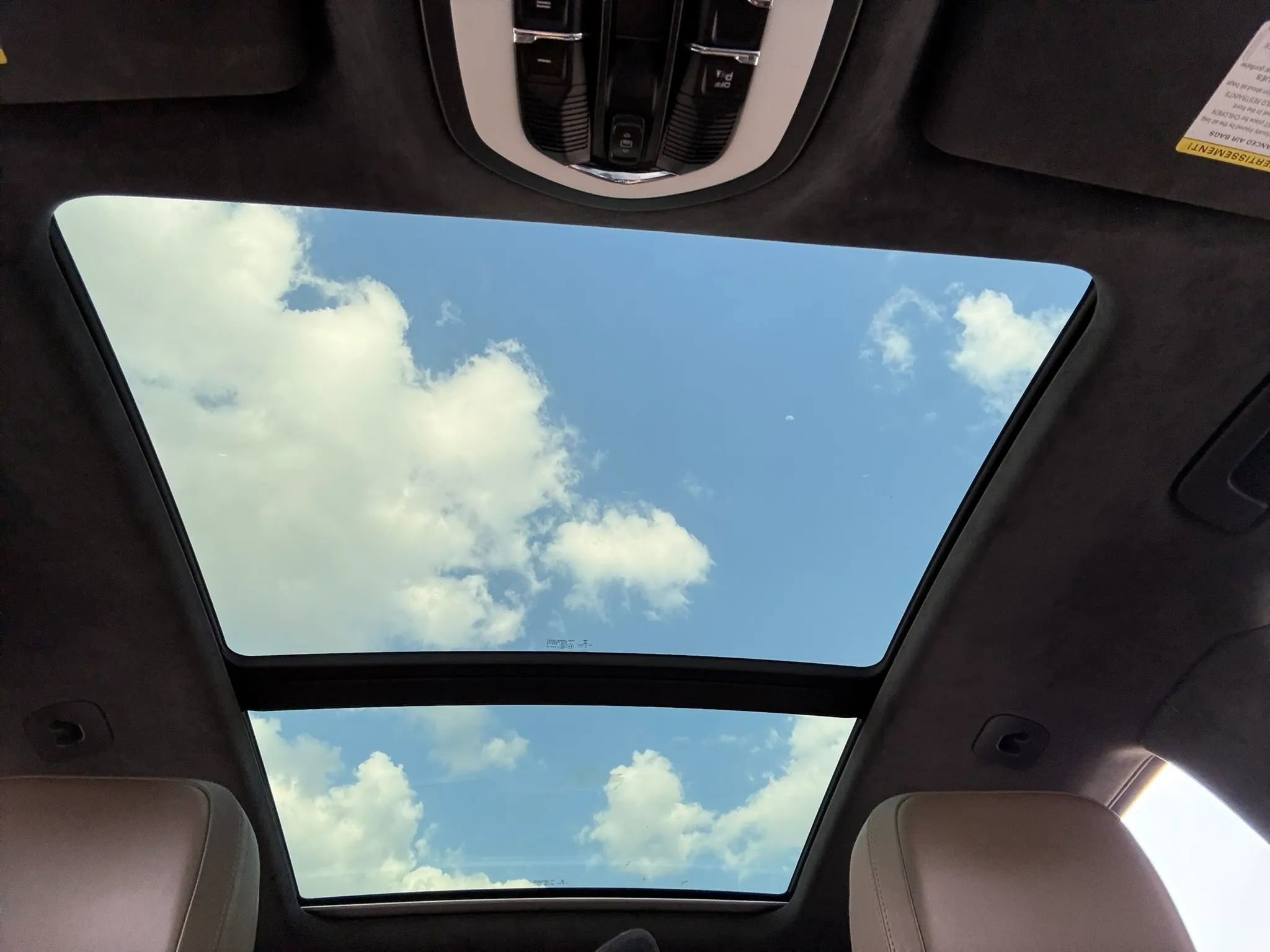 Used 2015 Porsche Macan Turbo image 12