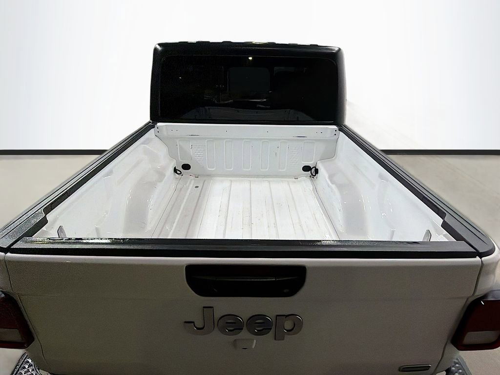 Used 2023 Jeep Gladiator Overland image 12